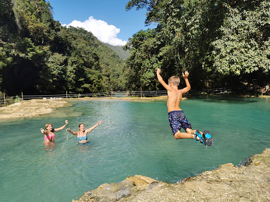 les eaux cristallines de Semuc Champey